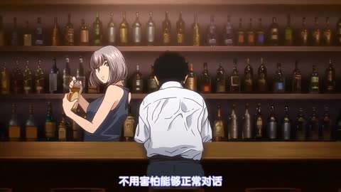 第二集“蜗牛”田径女子在雨下个不停的远离村庄的公交车站小屋里等着一辆巴士