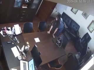 【监控破解】美女应聘女秘书前先被老板验货