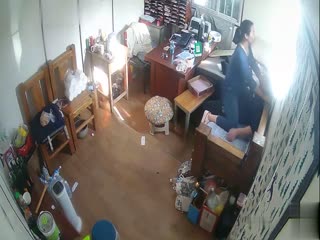 家族工厂摄像头破解真实TP弟弟跟嫂子在办公室偷情！